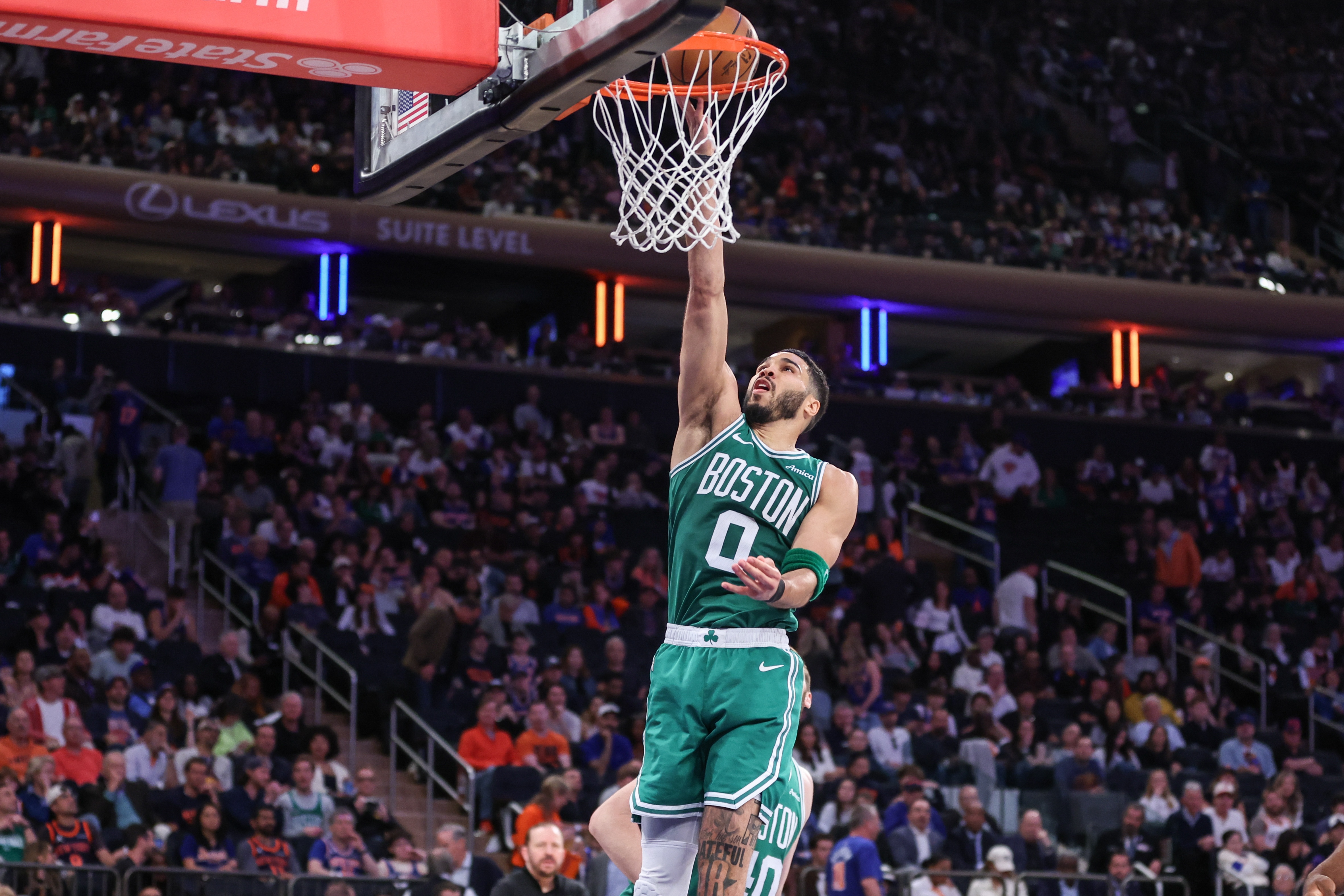 关于公牛不断突破！，塔图姆连续十二场比赛得分超过爆冷引发球迷热议的信息-ayx sports